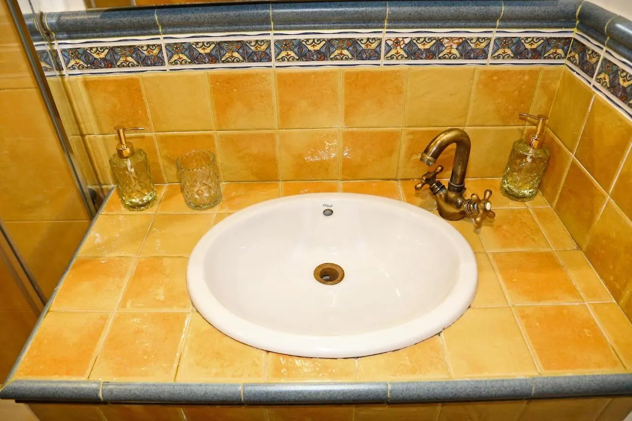 River Deluxe Con Garaje Gratis Bilbao 0*,  Spagna
